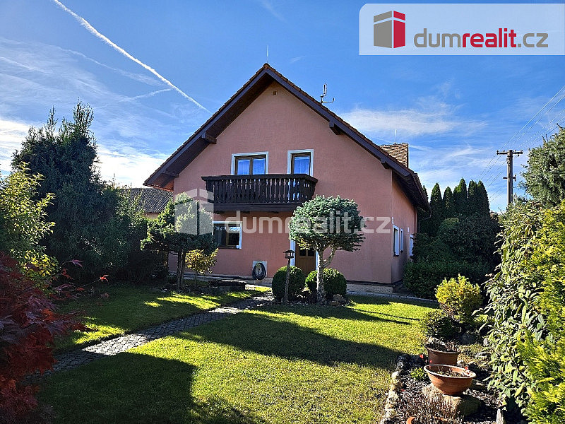 Prodej domu 200 m² s pozemkem 585 m²