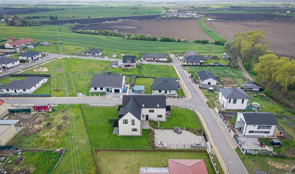 Prodej domu 122 m² s pozemkem 338 m², Dobrovice – náhled fotky 3