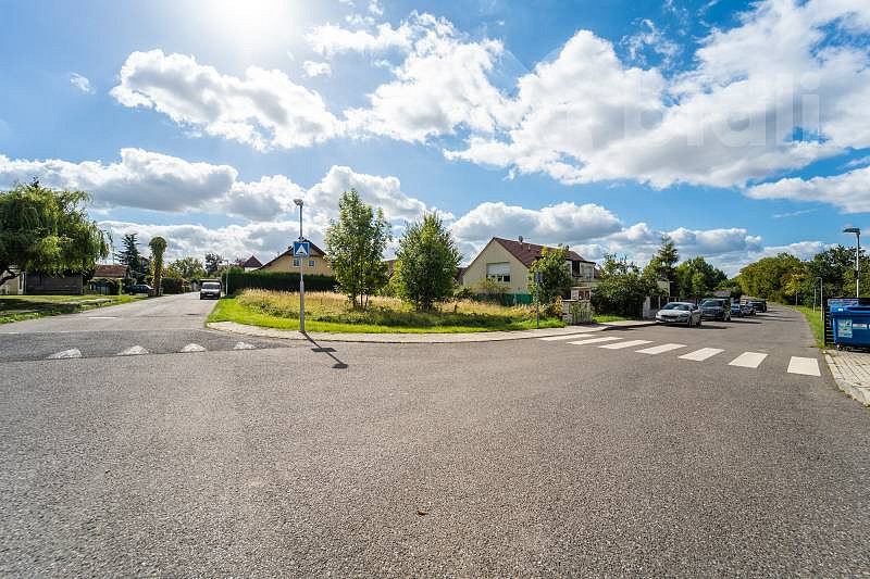 Prodej stavebního pozemku 784 m² – fotografie 4