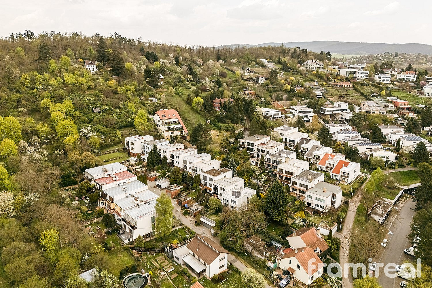 Prodej domu 198 m² s pozemkem 297 m² — photo 2