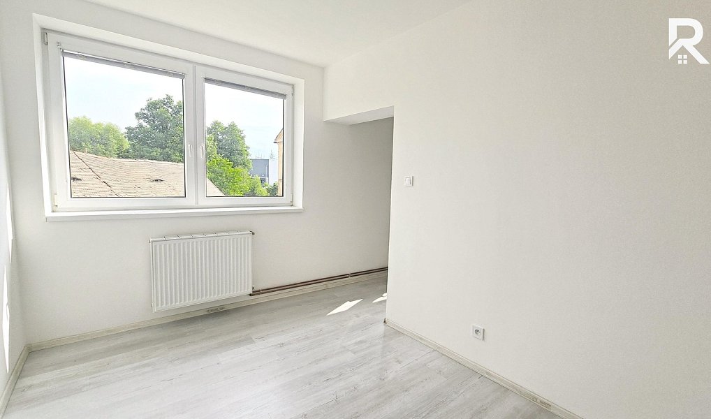 Pronájem bytu 1+1 35 m², Hostomice – náhled fotky 2