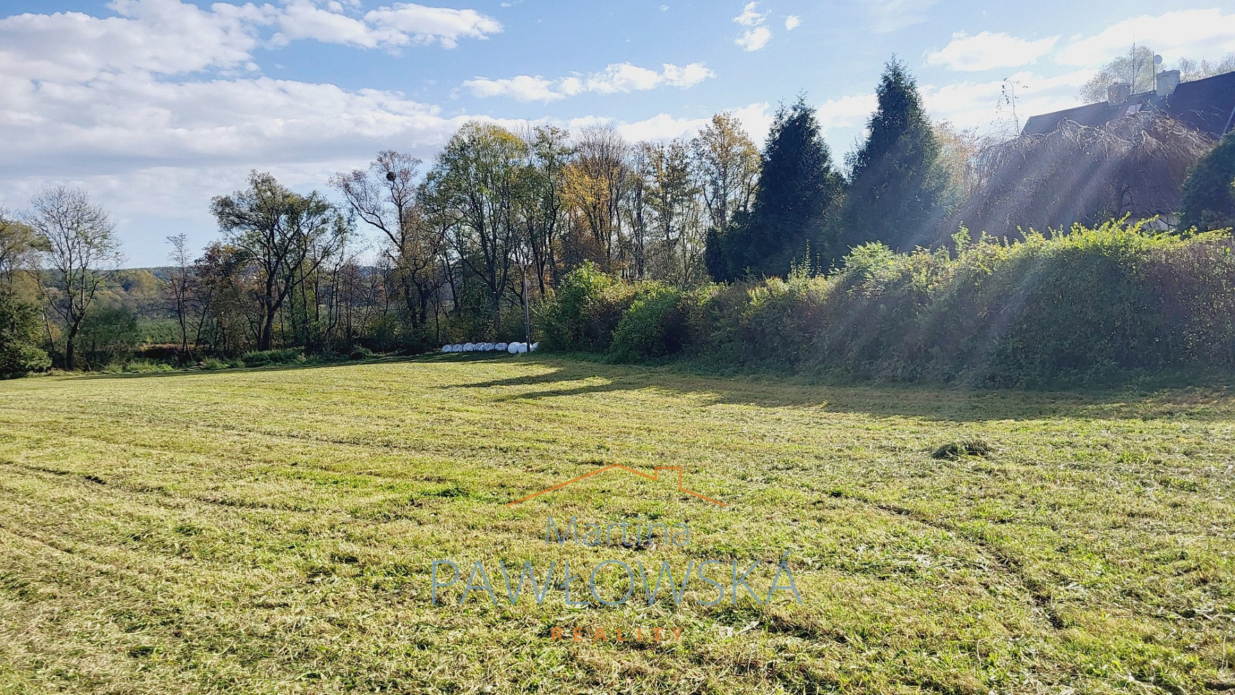 Prodej stavebního pozemku 923 m² – pohled 2