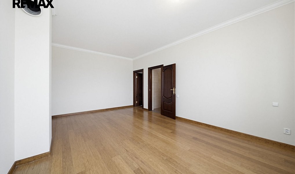Prodej domu 363 m² s pozemkem 1 608 m², Jesenice – náhled fotky 31