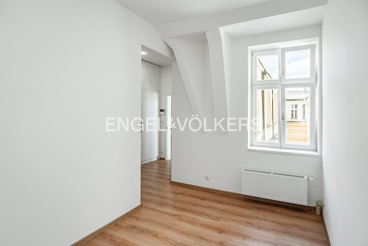 Pronájem bytu 2+kk 82 m² — photo 3