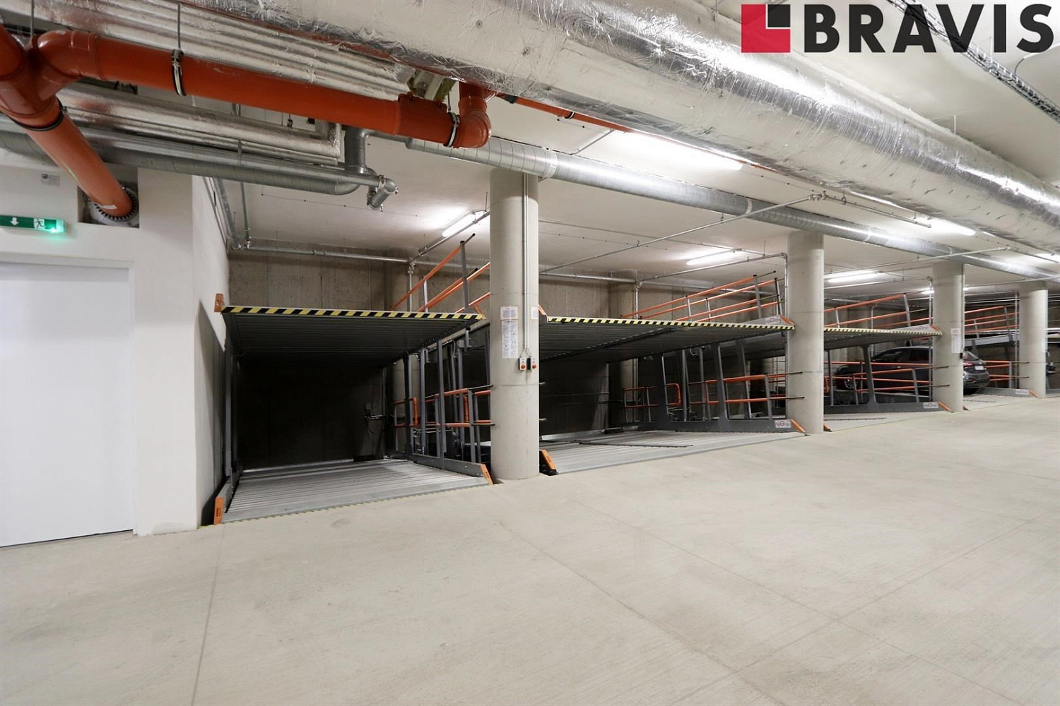 Pronájem dvou garážových stání, ul. křenová, brno - trnitá — photo 3