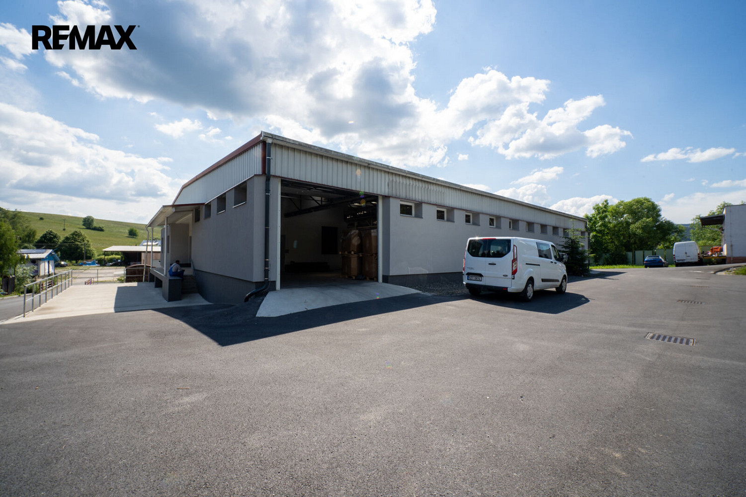 Pronájem výrobních prostor 1 335 m² – fotografie 3