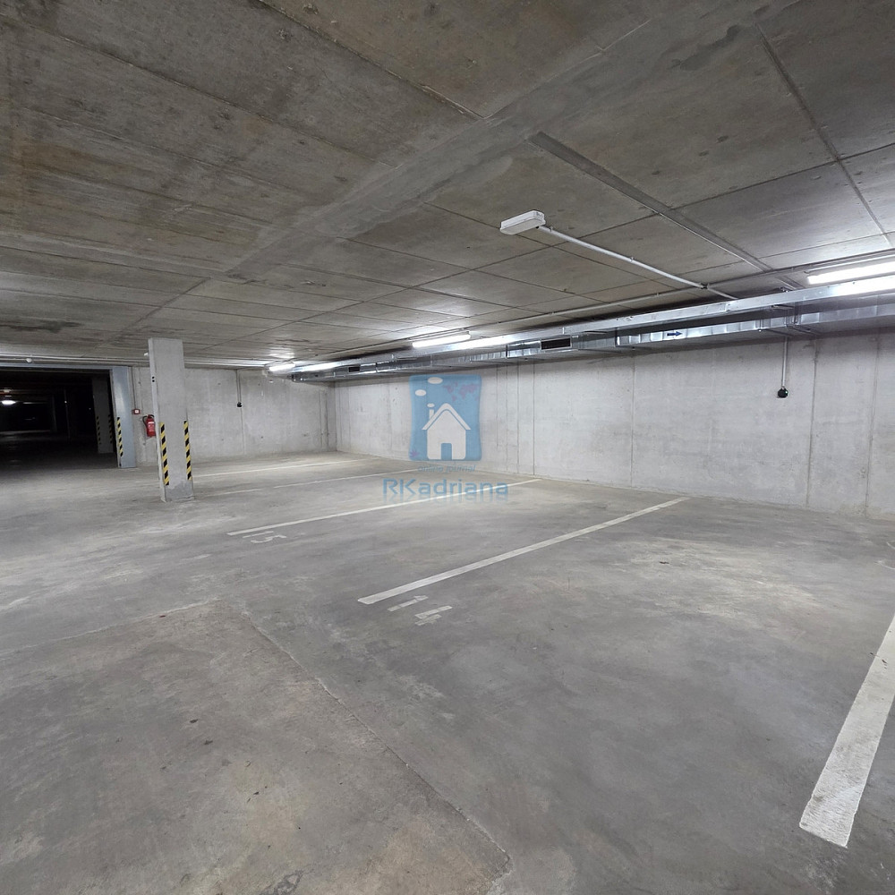 Pronájem garážového stání, plzeň - slovany, rejskova, 15 m2