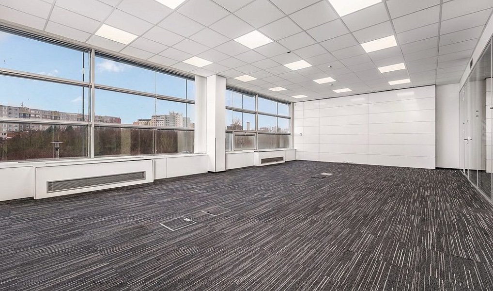 Pronájem kanceláře 1 012 m², Ořech – náhled fotky 3