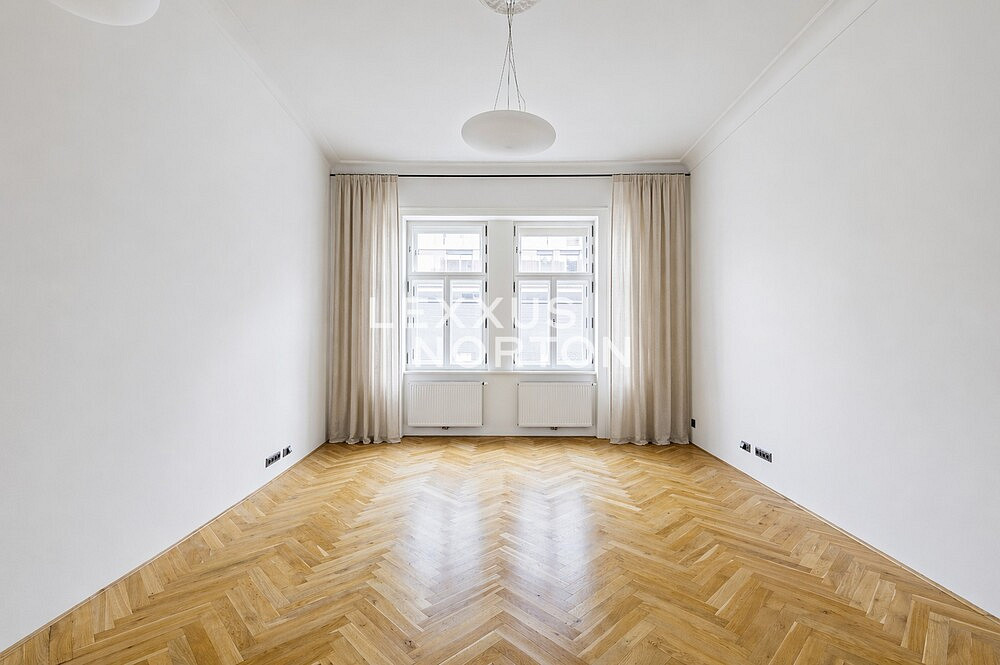 Pronájem bytu 3+1 92 m² — photo 2