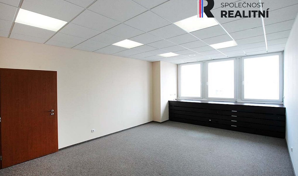 Pronájem kanceláře 29 m², Zlín – náhled fotky 13