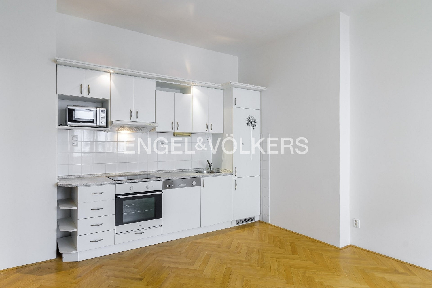 Pronájem bytu 2+kk 48 m² – fotografie 2