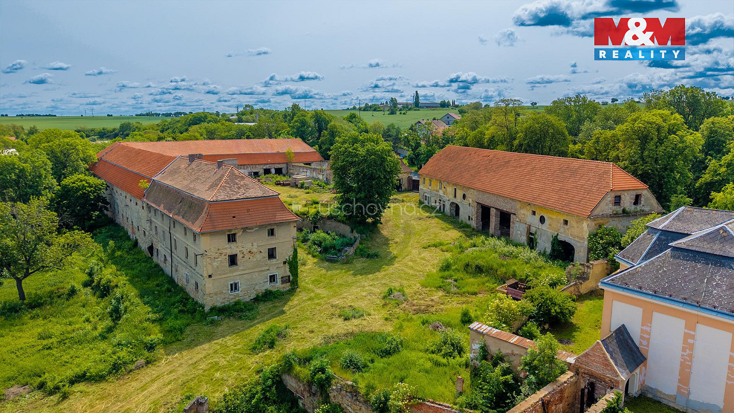 Prodej historického objektu, 5000 m2, zvoleněves — photo 5