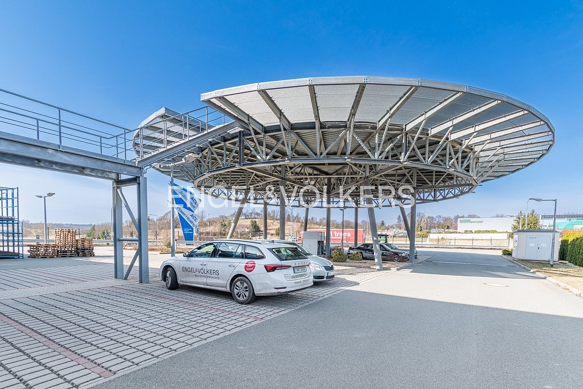 Pronájem skladovacích prostor 144 m²