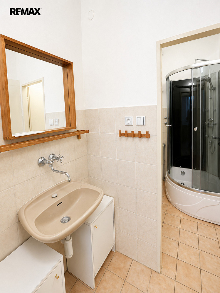 Pronájem kanceláře 62 m² – fotografie 4