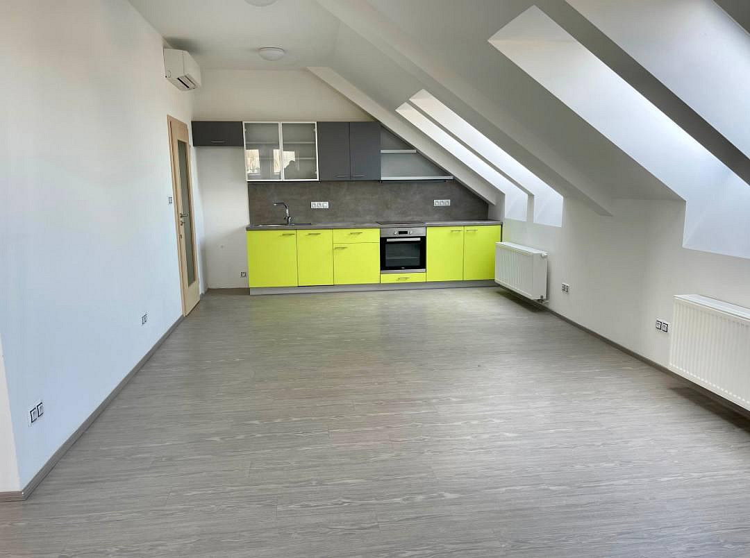 Pronájem bytu 2+kk 49 m² — photo 2