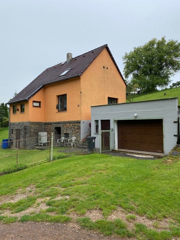 Prodej domu 160 m² s pozemkem 2 046 m²