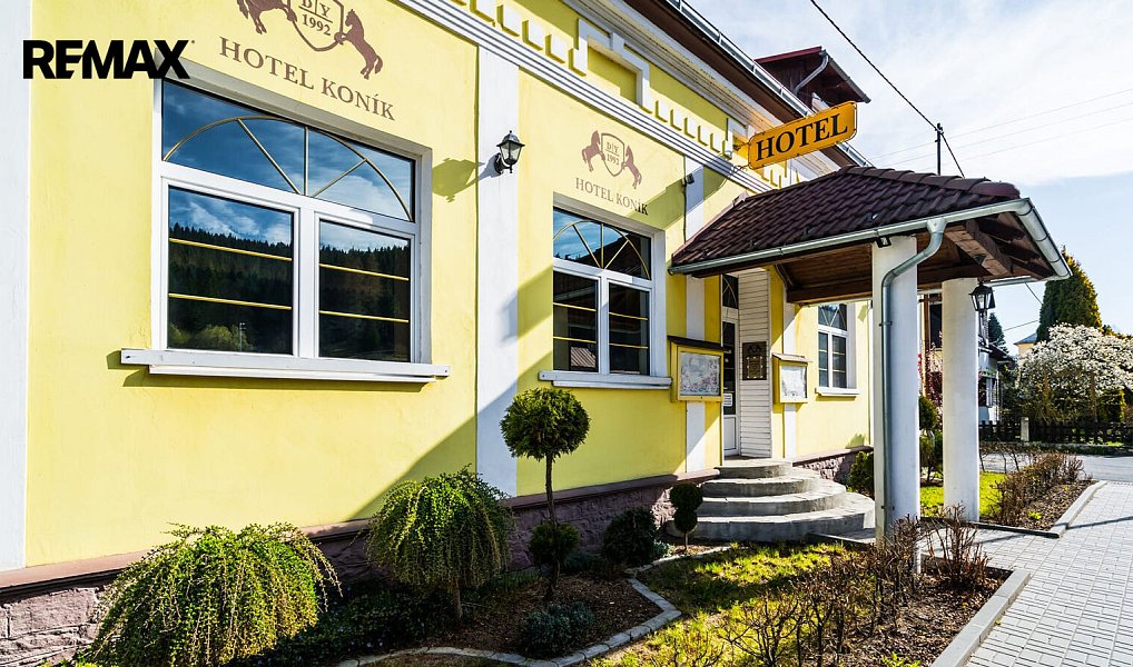 Prodej ubytovacího objektu 818 m², Karolinka – náhled fotky 3