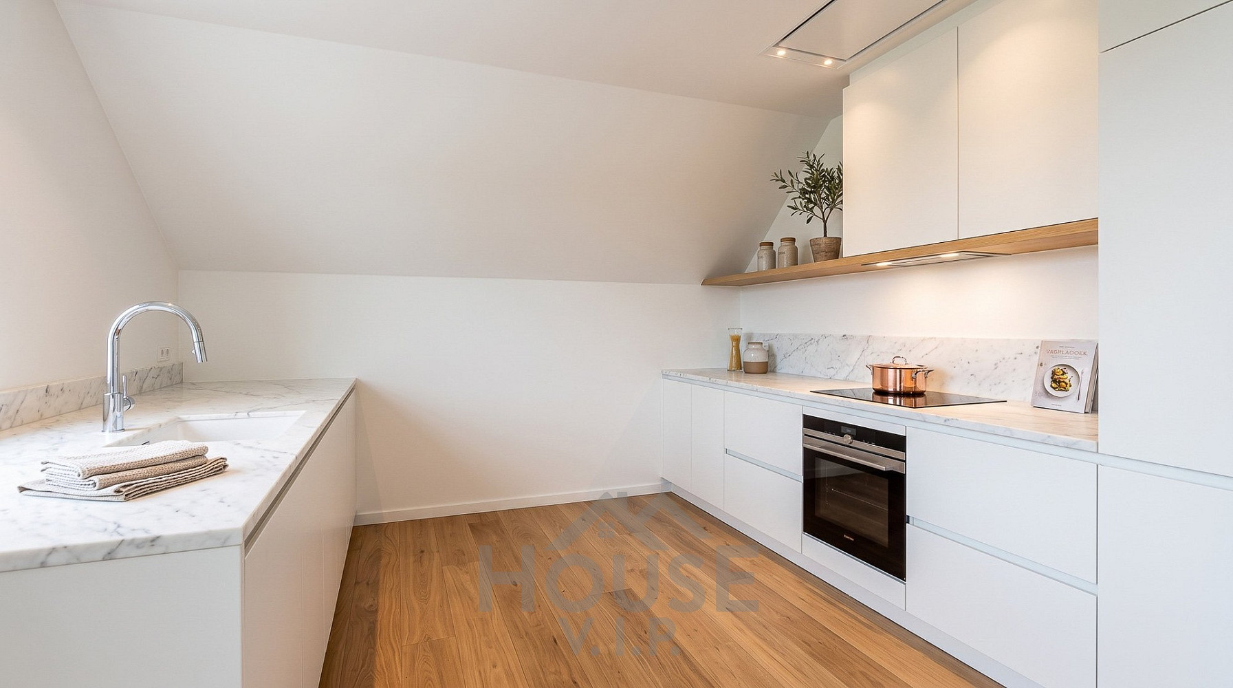 Prodej bytu 2+1 100 m² – fotografie 2