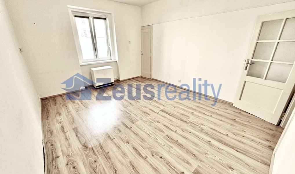 Pronájem bytu 1+kk 27 m², Praha – náhled fotky 2