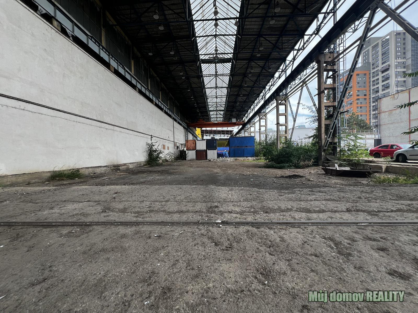 Pronájem komerčního pozemku 1 900 m²