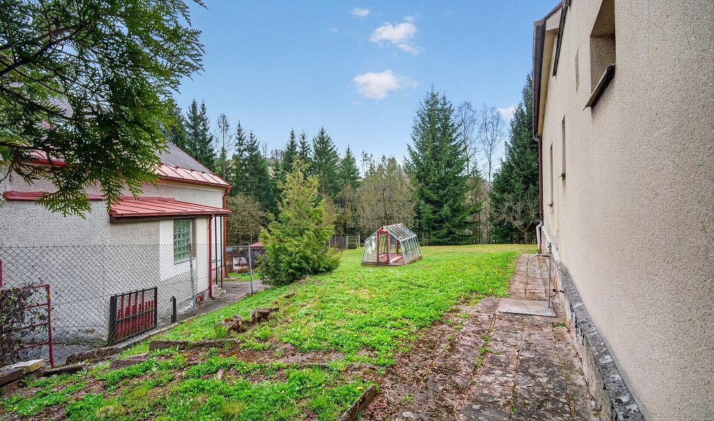 Prodej domu 165 m² s pozemkem 1 433 m², Náchod – náhled fotky 33