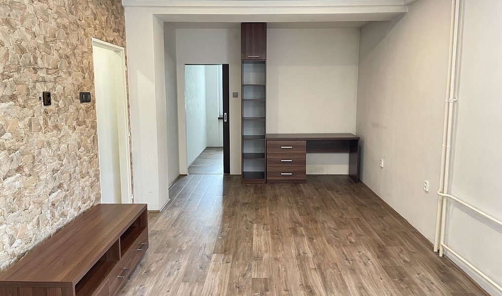 Pronájem bytu 2+1 50 m², Kolín – náhled fotky 3