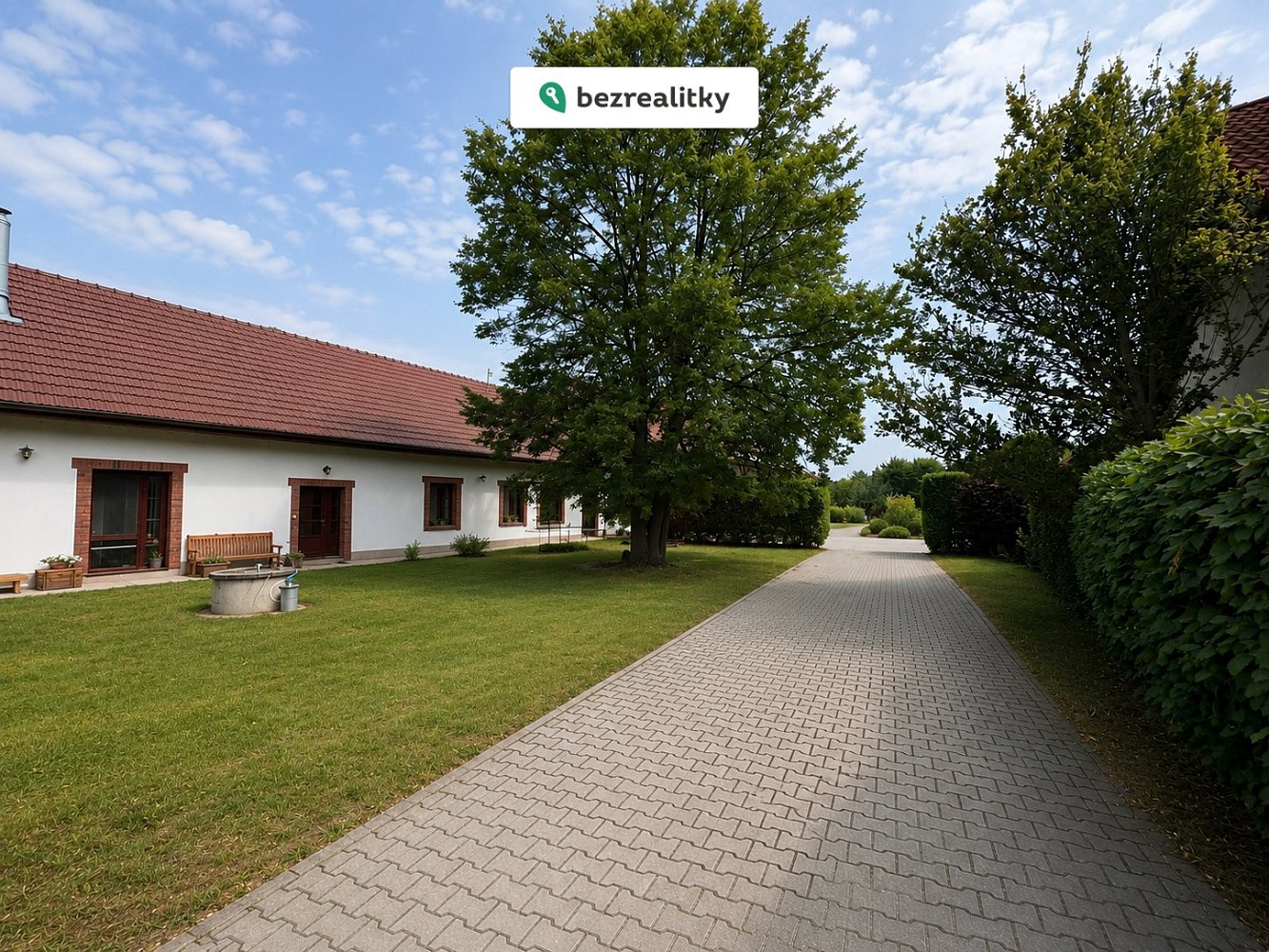 Prodej domu 220 m² s pozemkem 8 800 m²