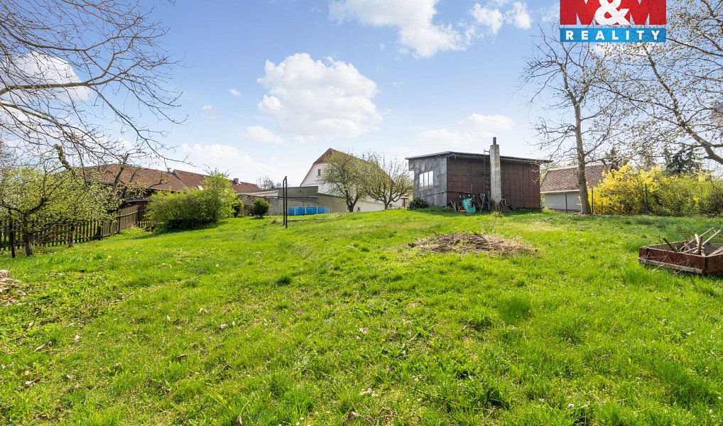 Prodej stavebního pozemku 1 435 m², Chuderov – náhled fotky 2