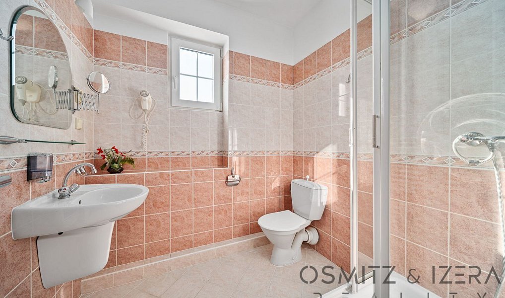 Prodej ubytovacího objektu 890 m², Praha – náhled fotky 20