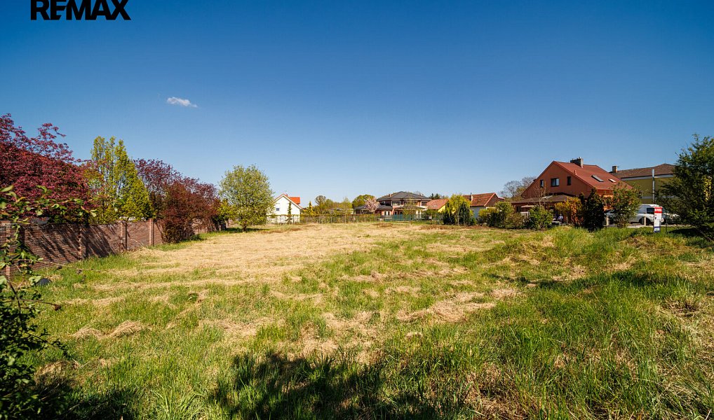 Prodej stavebního pozemku 1 532 m², Jesenice – náhled fotky 3