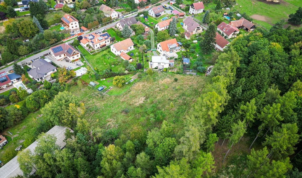 Prodej stavebního pozemku 1 119 m², Velké Popovice – náhled fotky 3