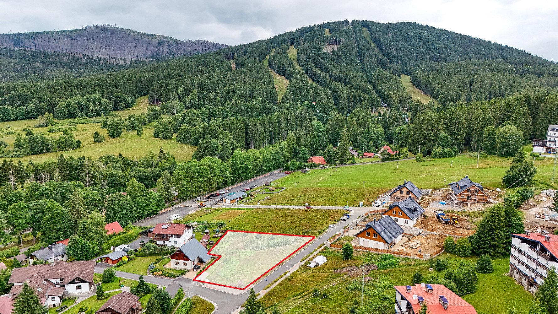 Prodej stavebního pozemku 1 438 m²