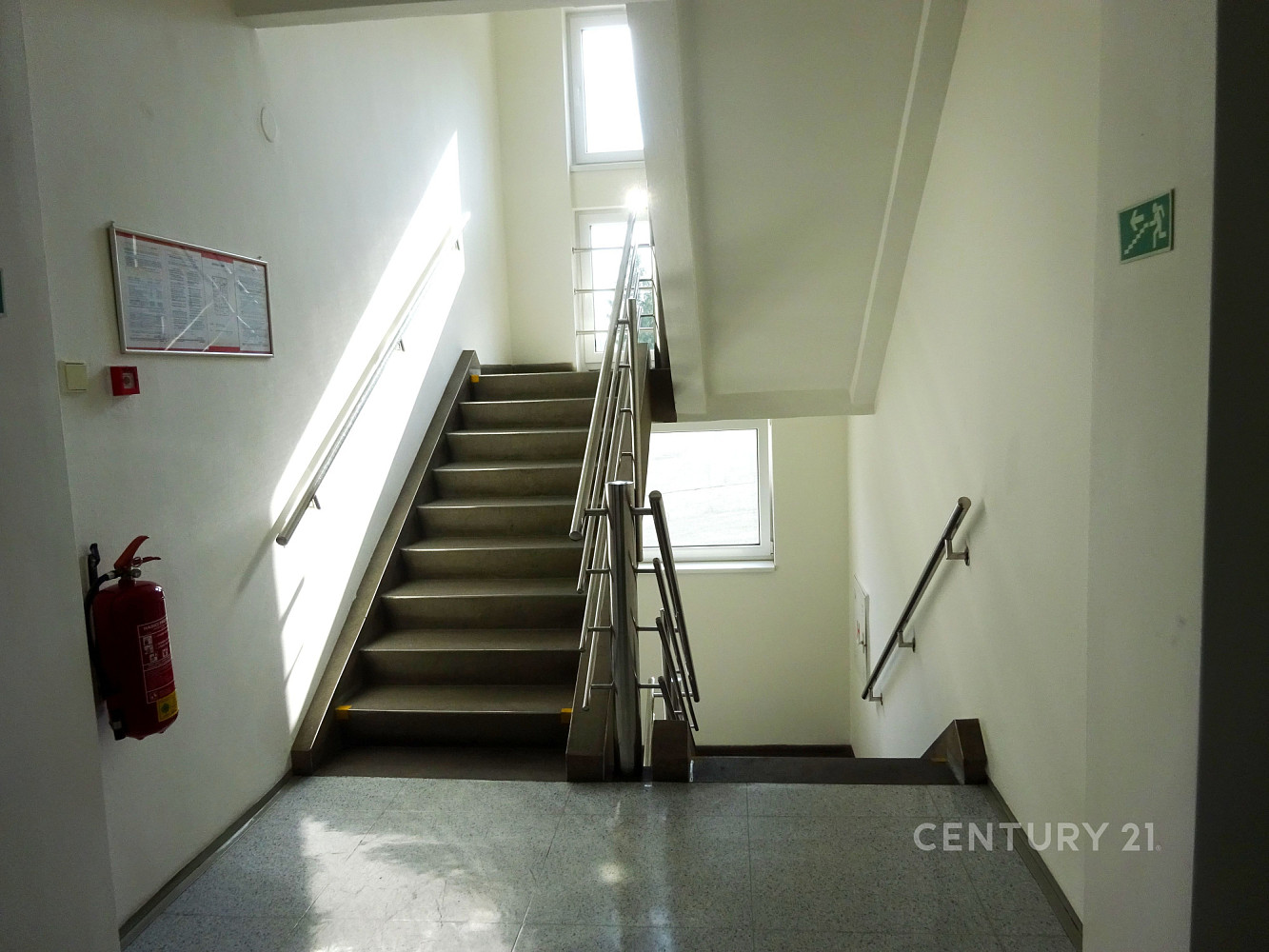 Pronájem kanceláře 32 m² — photo 5