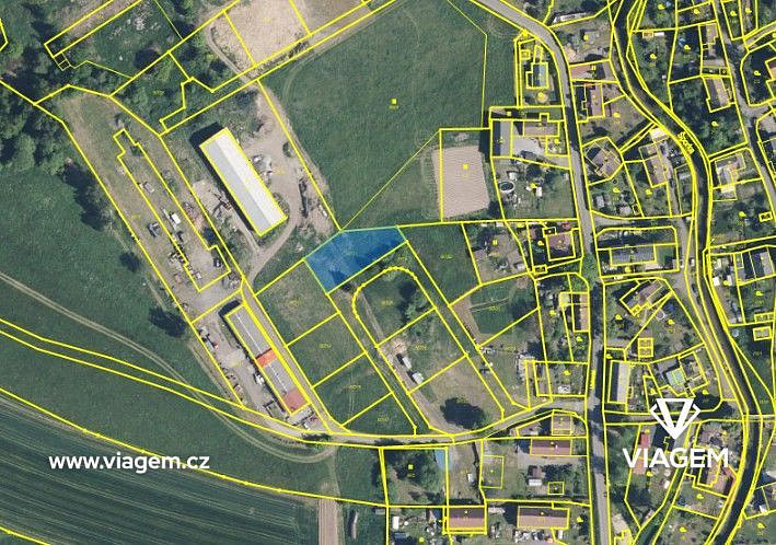 Prodej stavebního pozemku 908 m² – fotografie 3