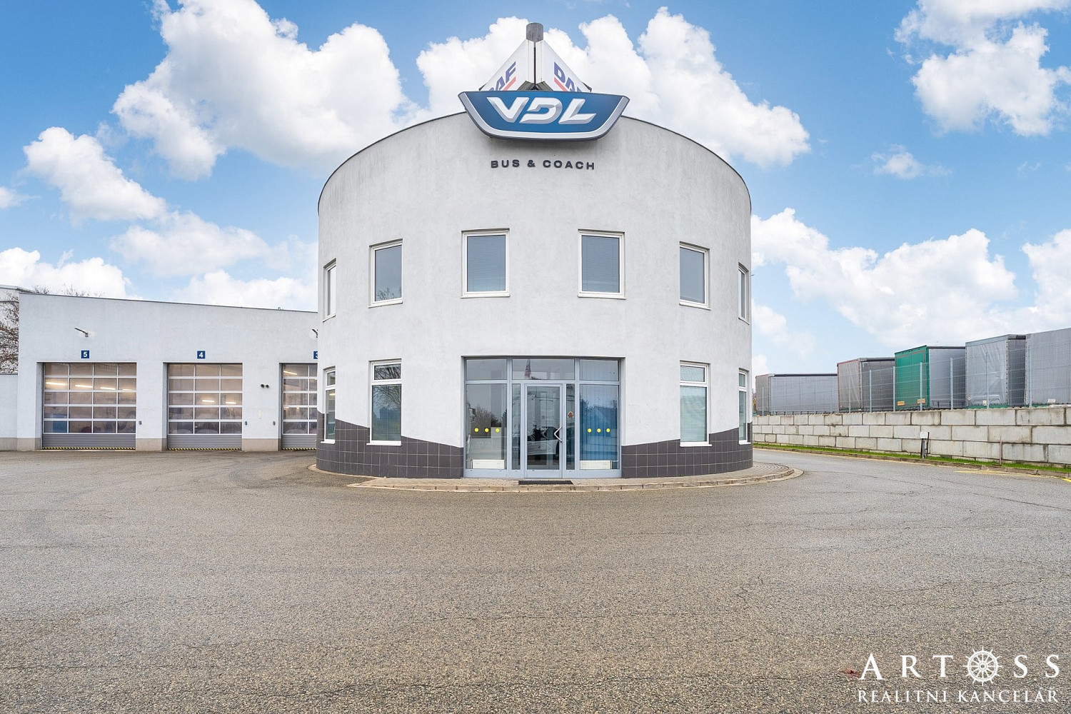Pronájem kanceláře 230 m²