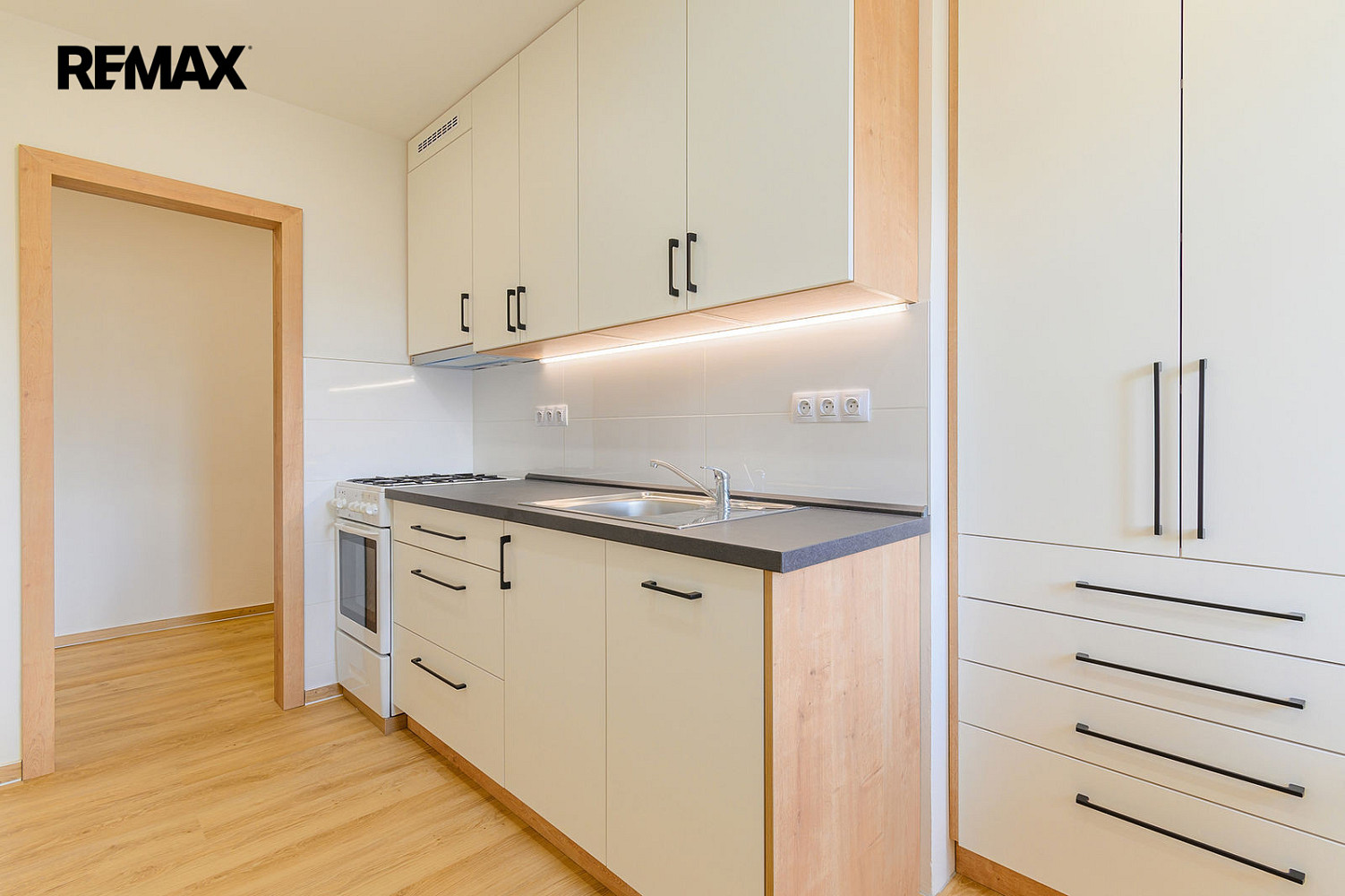 Pronájem bytu 2+1 59 m² — photo 3