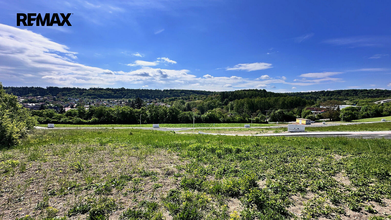 Prodej stavebního pozemku 860 m² – fotografie 4