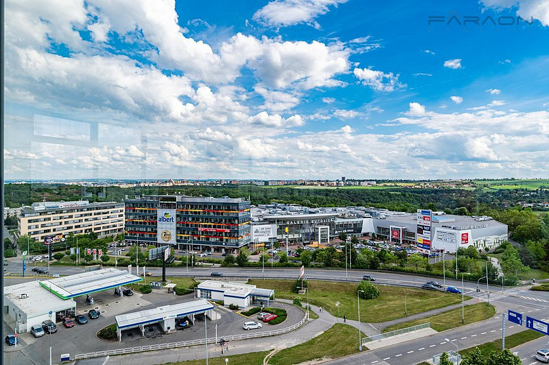 Pronájem kanceláře 649 m² – fotografie 2