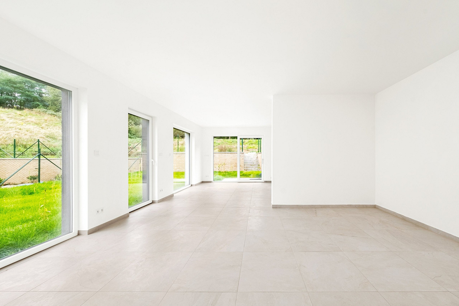 Prodej domu 161 m² s pozemkem 919 m² — photo 2