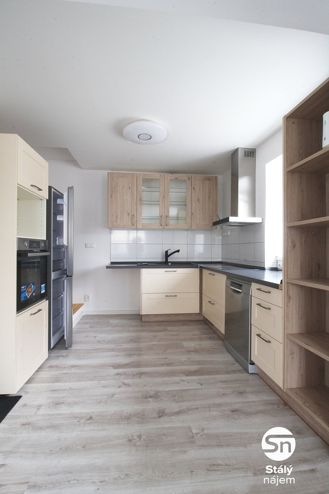 Pronájem bytu 4+kk 86 m² – fotografie 2