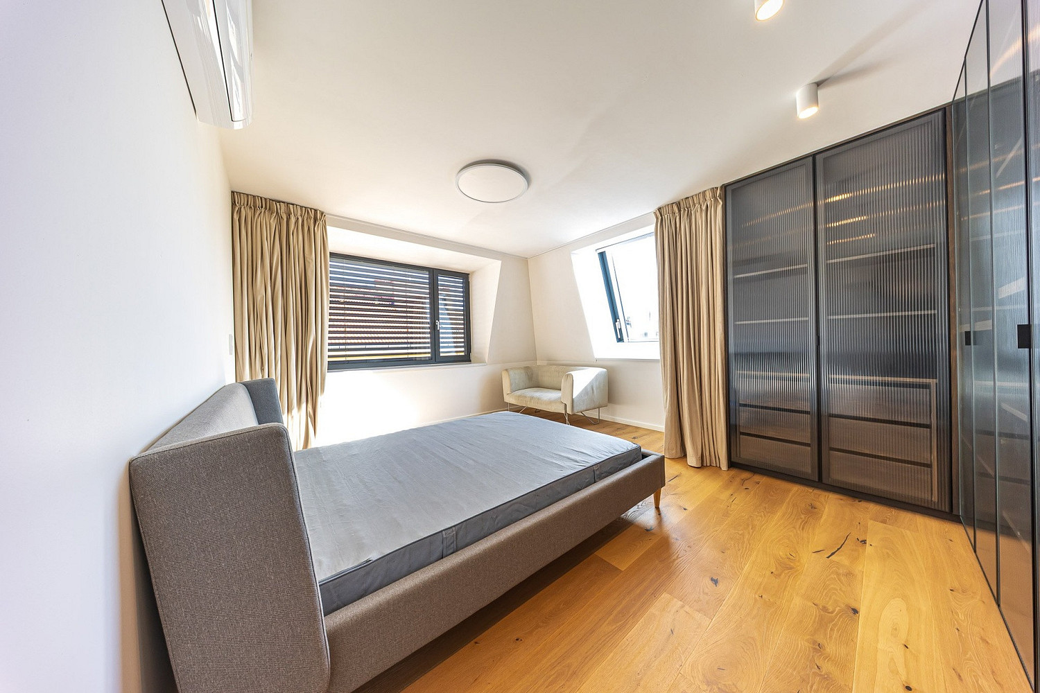 Pronájem bytu 4+kk 151 m² – fotografie 5