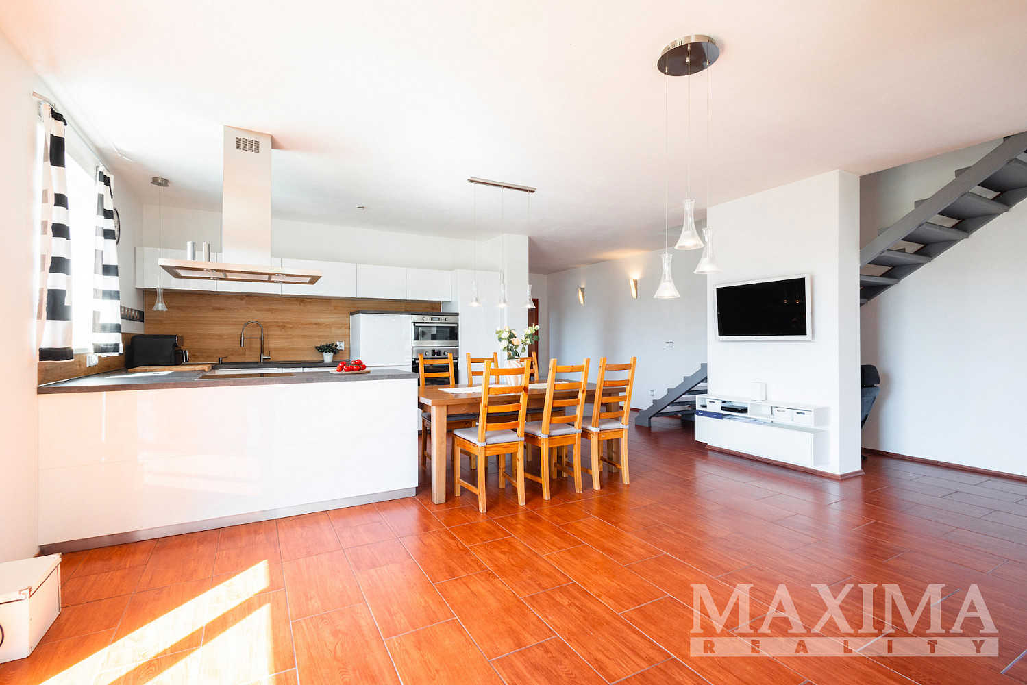Prodej domu 250 m² s pozemkem 1 421 m²