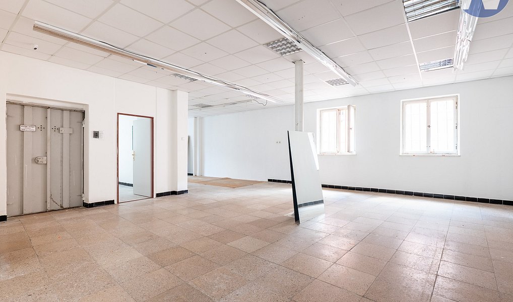 Prodej obchodních prostor 460 m², Vimperk – náhled fotky 13