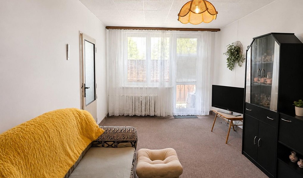 Pronájem bytu 2+1 49 m², Bílina – náhled fotky 2