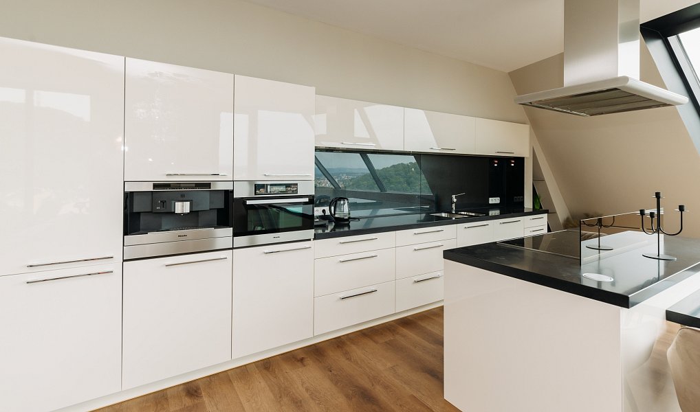 Prodej bytu 4+kk 155 m², Karlovy Vary – náhled fotky 3