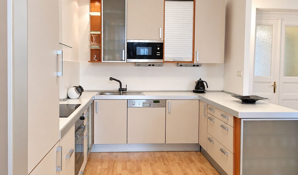 Pronájem bytu 2+1 75 m², Praha – náhled fotky 3