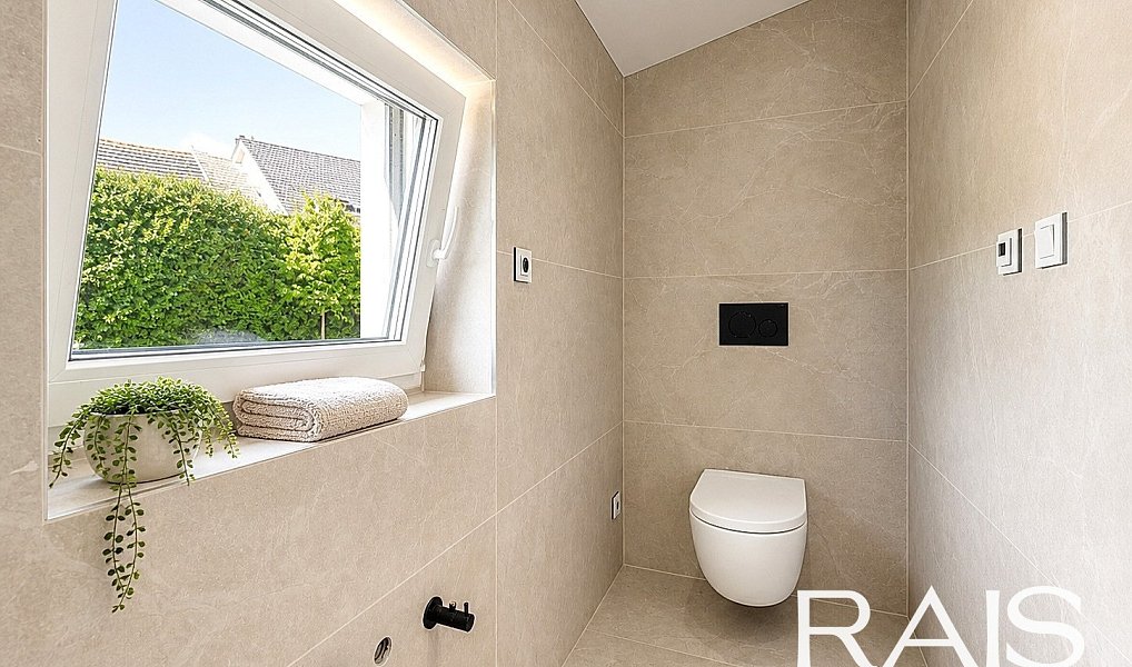Prodej domu 195 m² s pozemkem 215 m², Holasice – náhled fotky 11