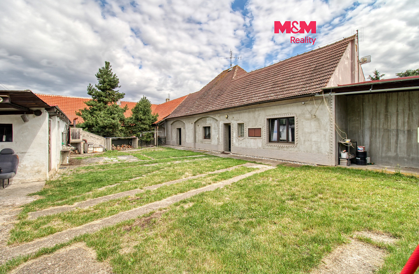Prodej domu 268 m² s pozemkem 1 564 m²
