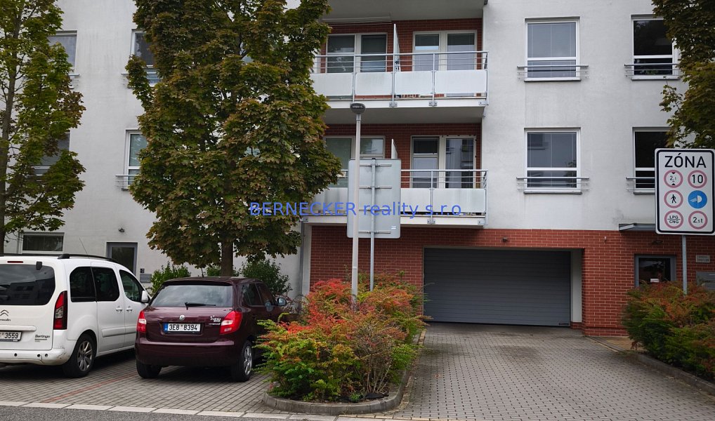 Pronájem bytu 1+kk 30 m², Hradec Králové – náhled fotky 10