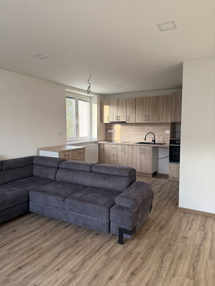 Pronájem domu 192 m² s pozemkem 682 m²